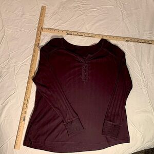Eddie Bauer long sleeve knit top XXL deep plum color